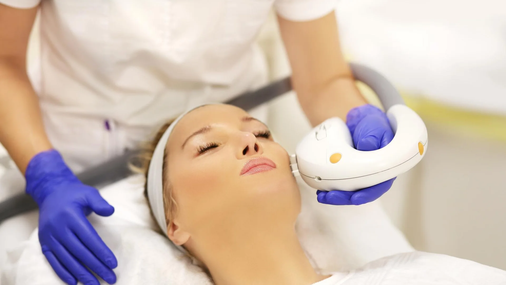 Microneedling in Dublin: what it actually does for your skin